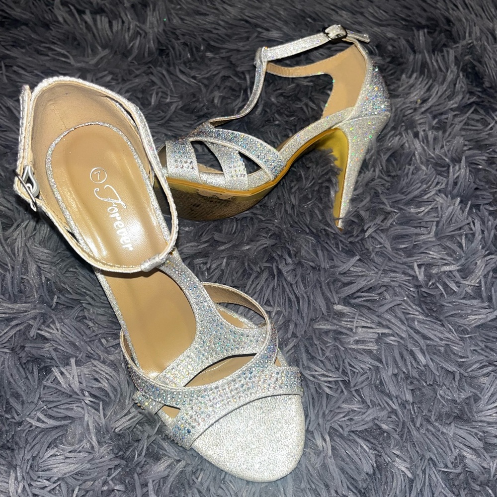 Forever Heels 👠 - Picture 2 of 9